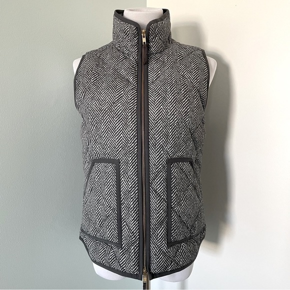 J. Crew Jackets & Blazers - J. Crew Excursion Quilted Herringbone Down Vest Zip Up Gray & White Size S